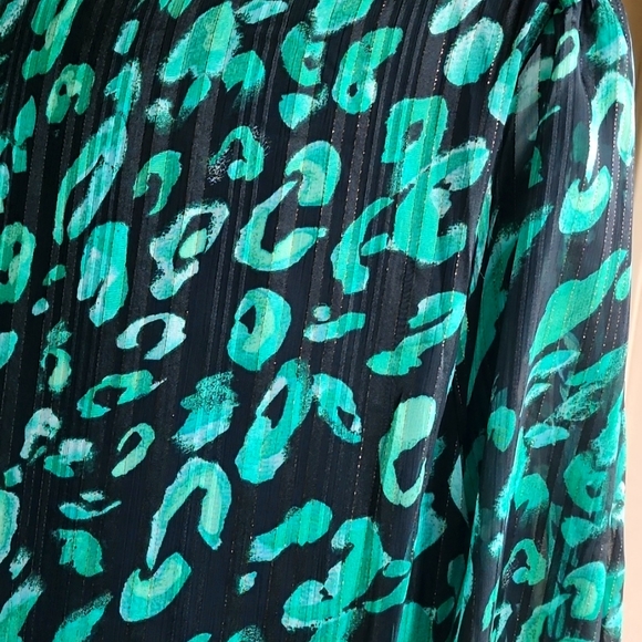Retrology Green Black Plus Size Blouse NWT! Size 2X - Picture 5 of 10